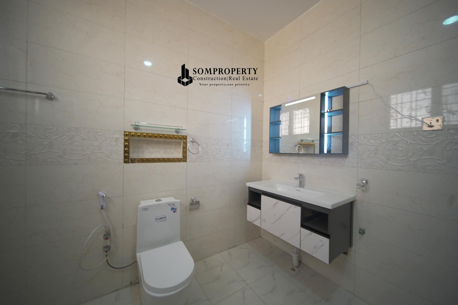 Dhismaha ID 24 319 - Image 9